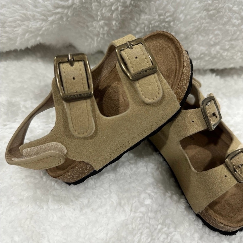Lucky Brand Kids Beige Buckle Sandals